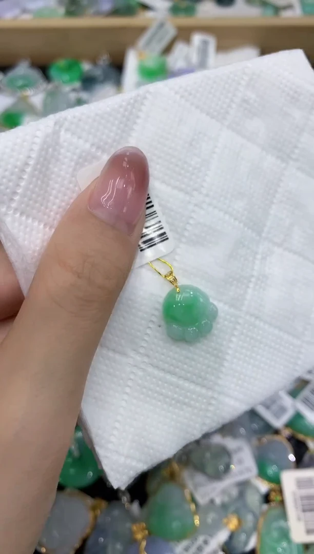 翡翠18K金镶嵌颈饰111111111111
