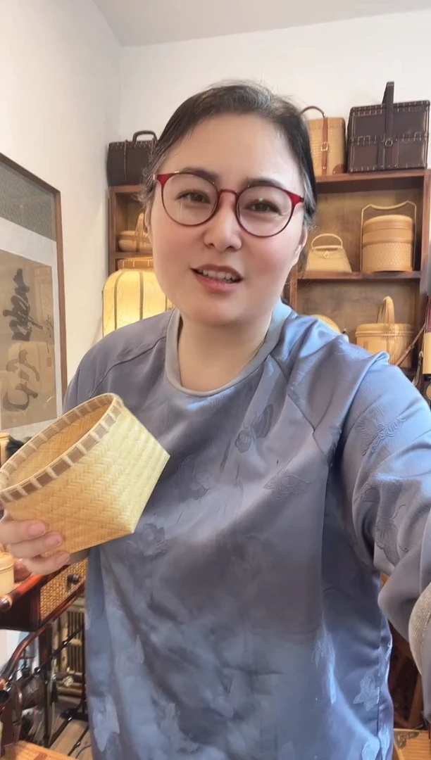 蔡红光老师手工编天圆地方小篓