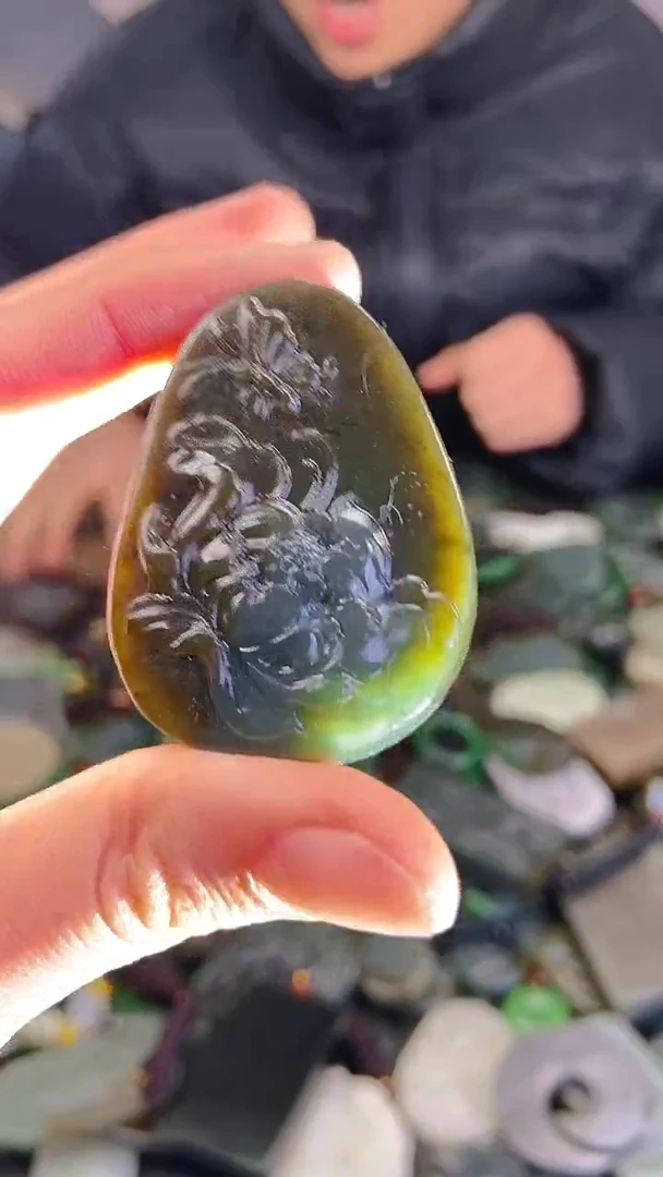 颈饰未镶嵌和田玉1