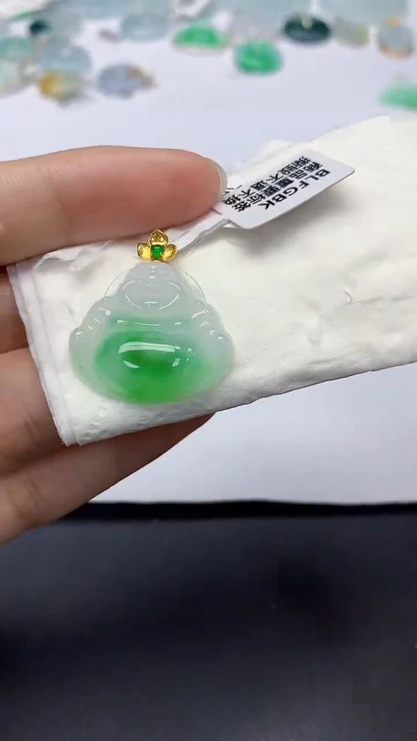 翡翠18K金镶嵌颈饰天然缅甸a货翡翠