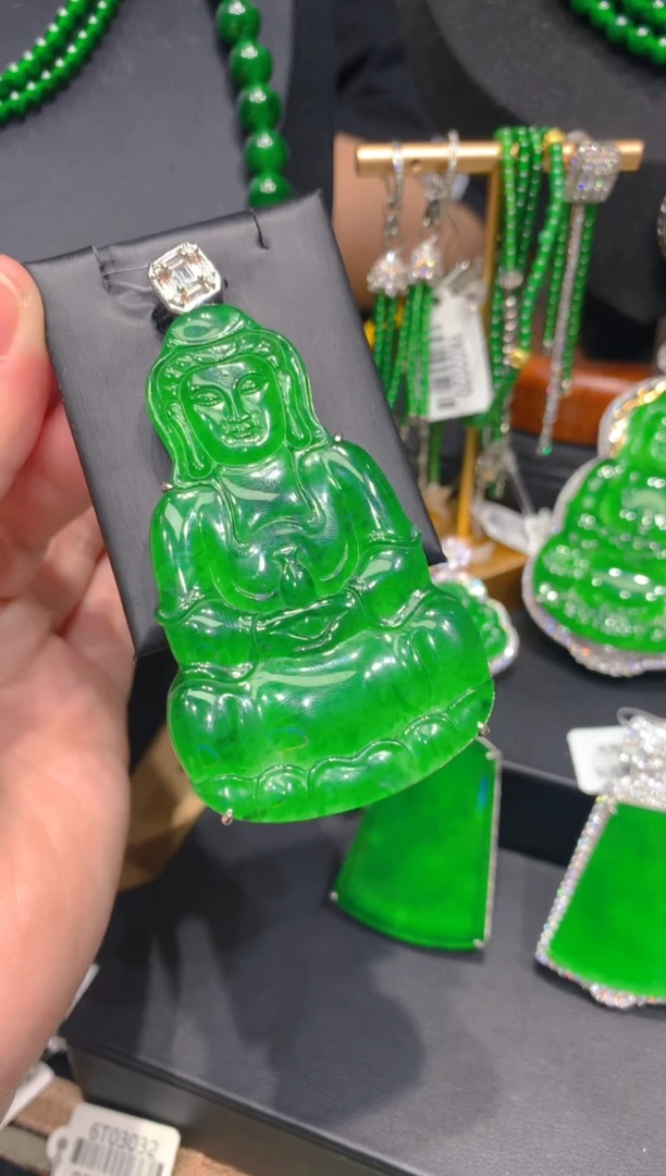 翡翠未镶嵌颈饰14一季