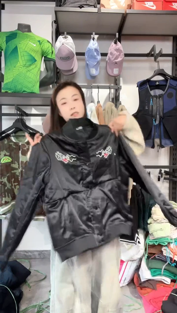 1333闪购编码  运动卫衣裤以直播间过款为准 尺码. 160