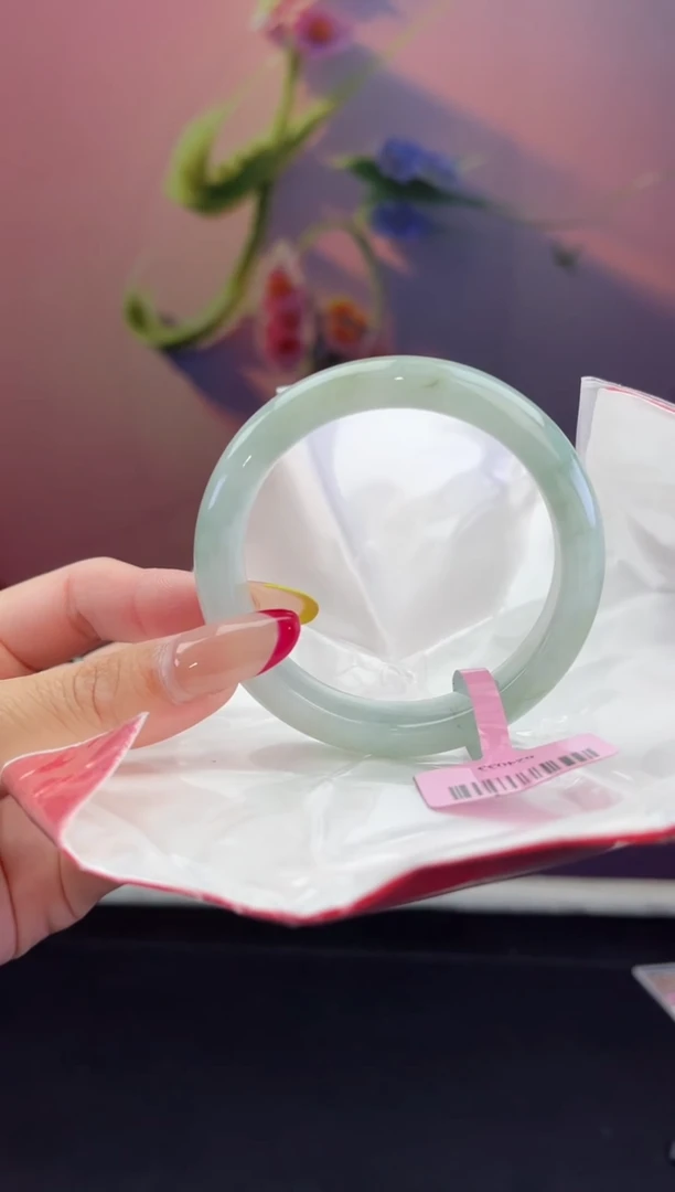 翡翠手镯未镶嵌翡翠手镯(微瑕）11