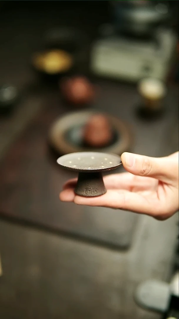 【闪购商品】欧阳文俊陶泥高古盖置