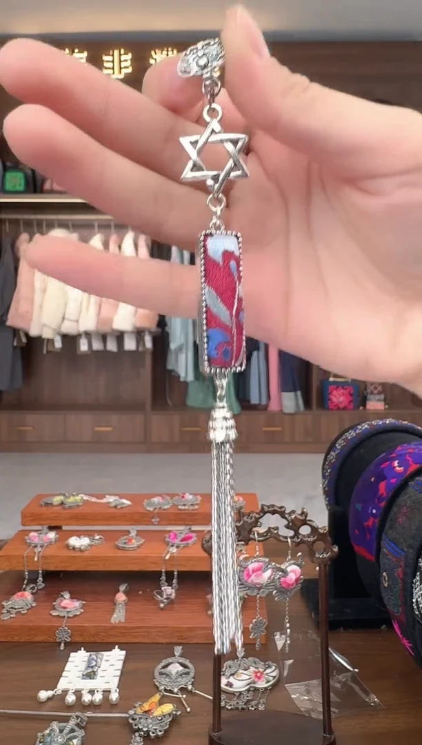 【闪购商品】织绣扶光苗绣传承81