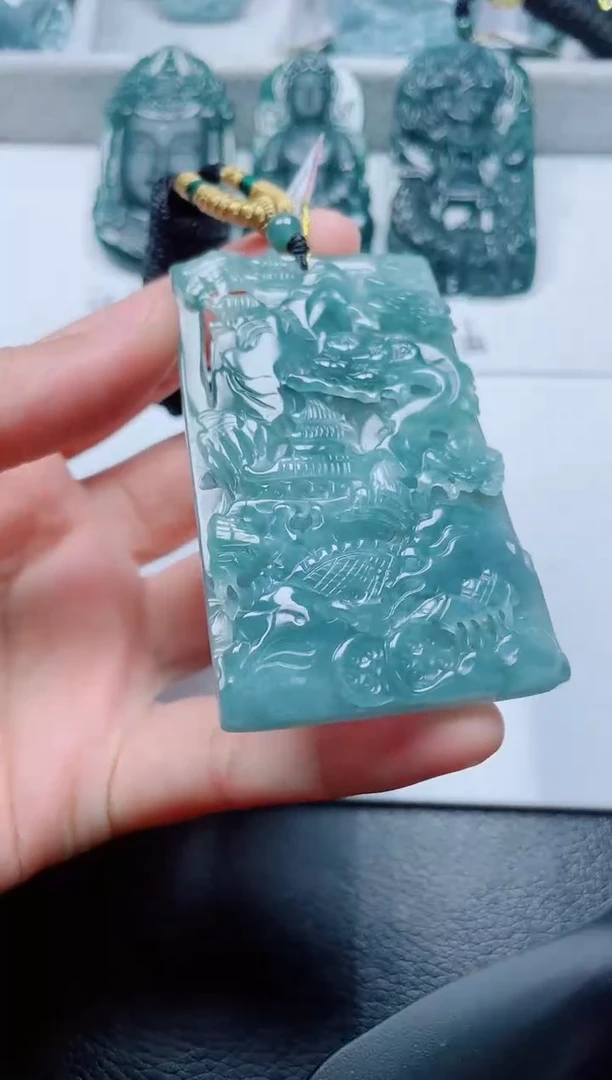 颈饰未镶嵌翡翠