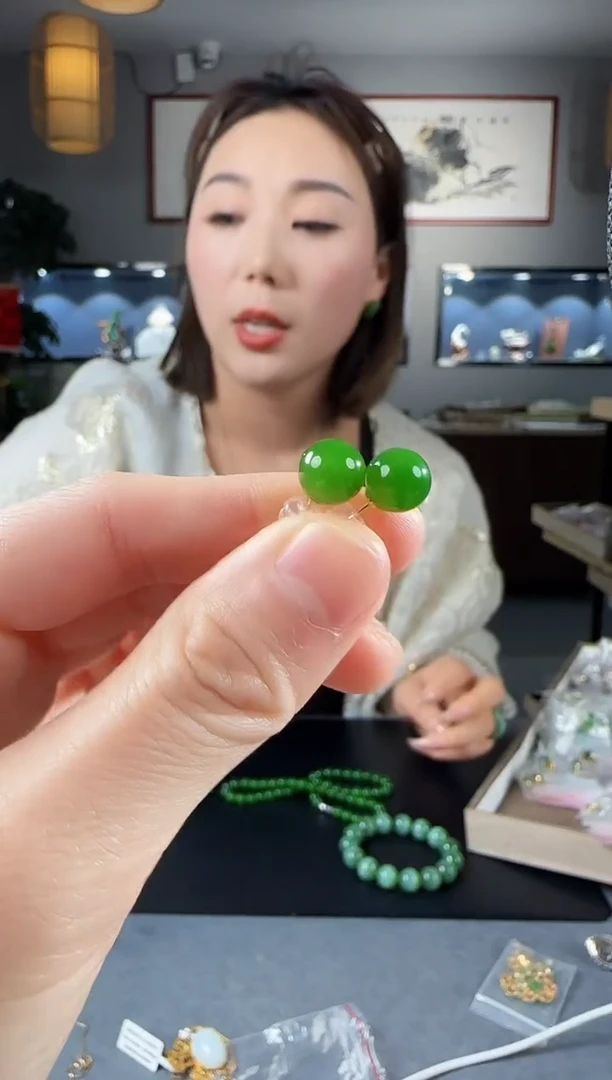 【闪购商品】和田玉耳钉18K金镶嵌1