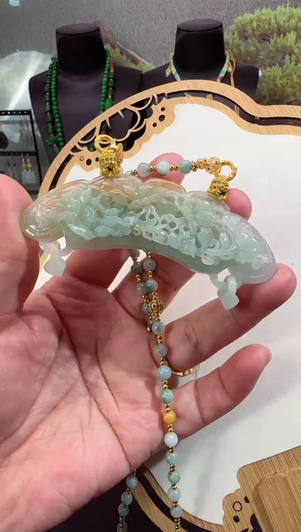 【闪购商品】翡翠颈饰未镶嵌牌子