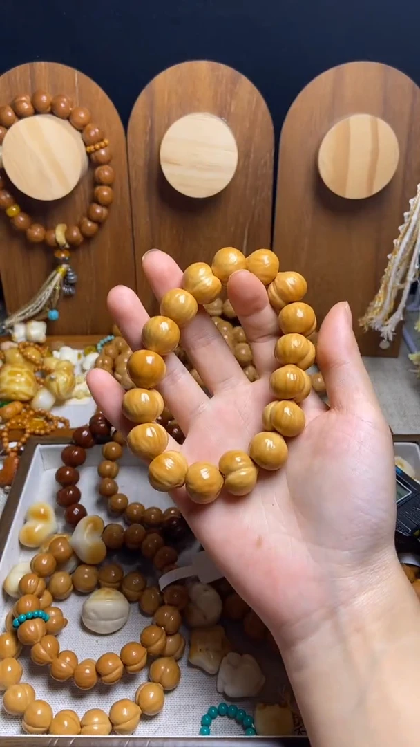 全品聚宝盆爱心悟道猫吊坠黄色跑环手持