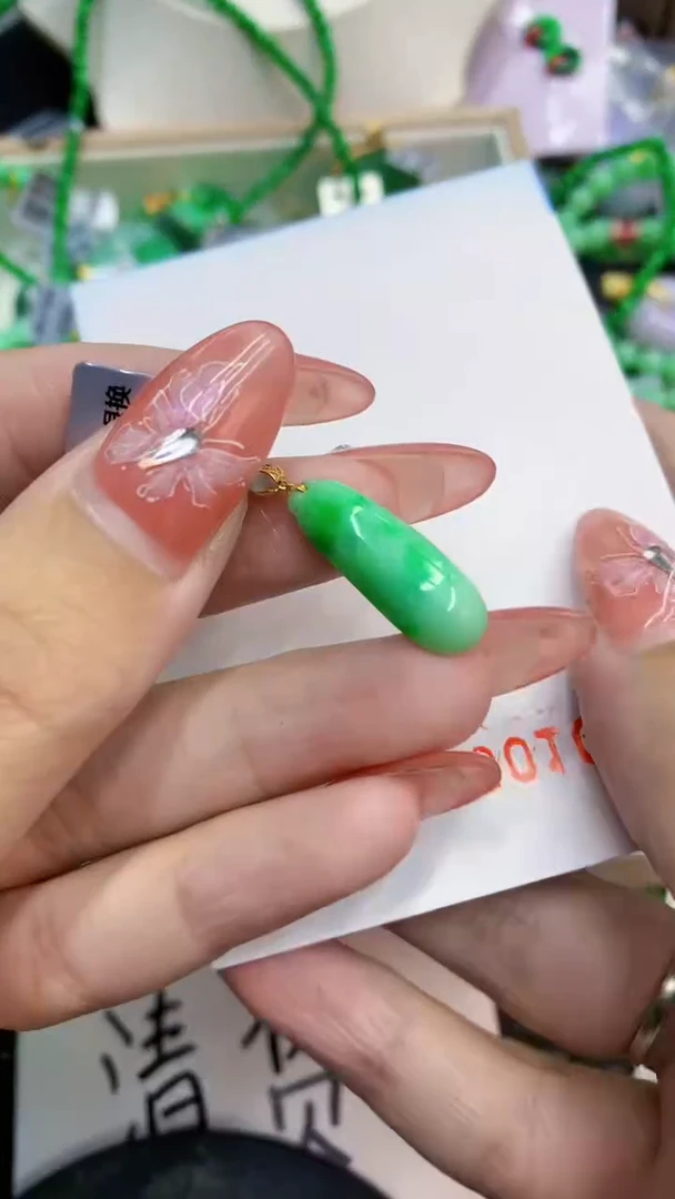 颈饰未镶嵌翡翠1
