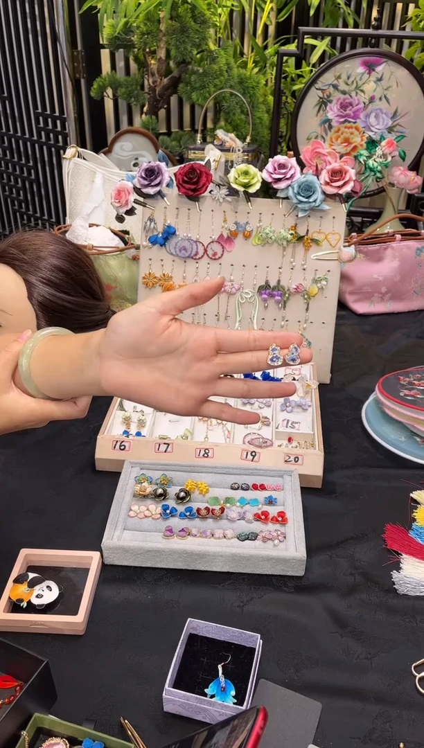 织绣流**栀非遗绒花手工饰品