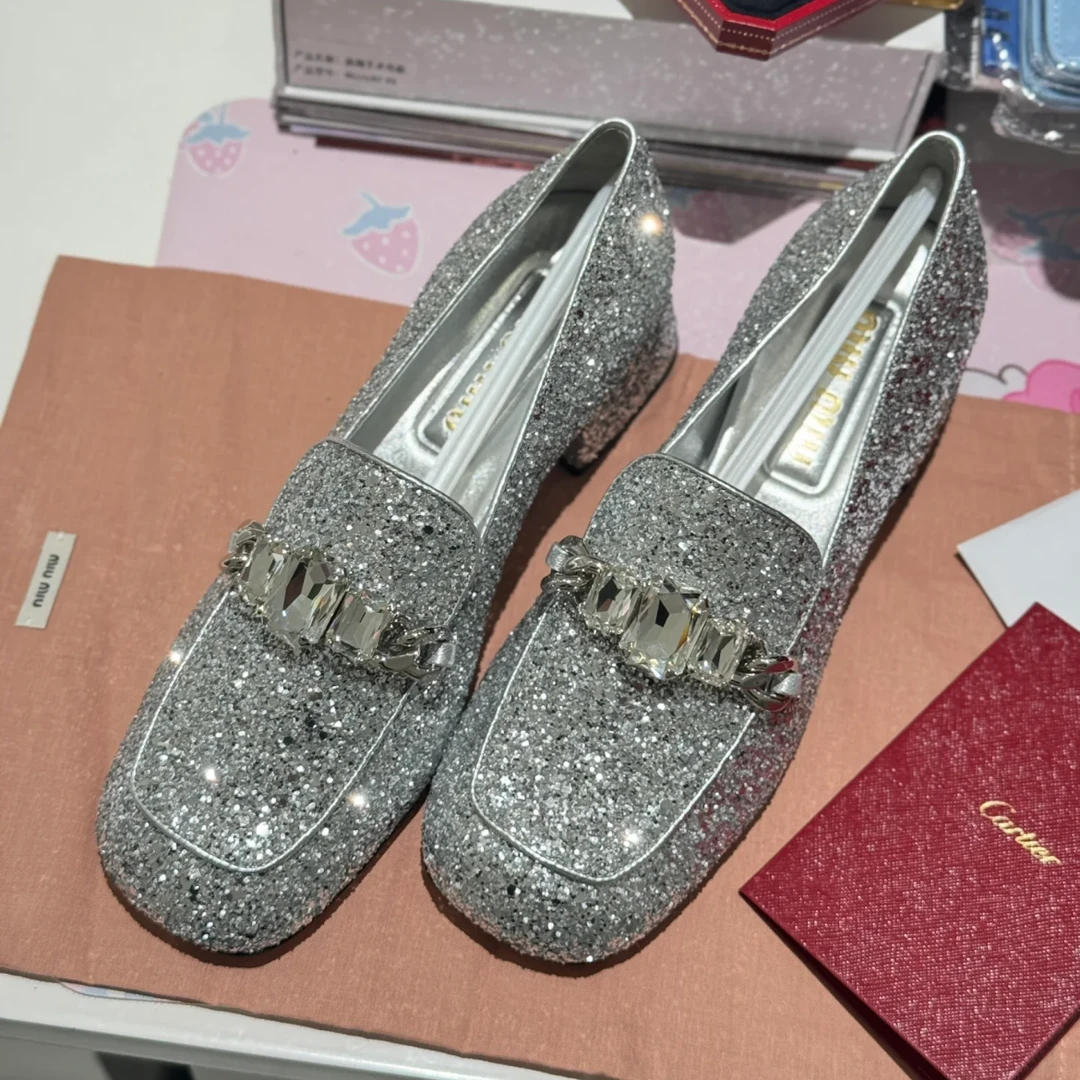 全新未使用 MIU MIU/缪缪 银色亮片镶钻乐福鞋39