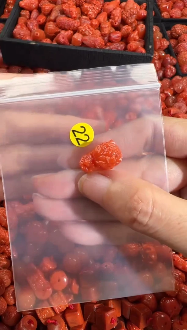 南红玛瑙未镶嵌颈饰1