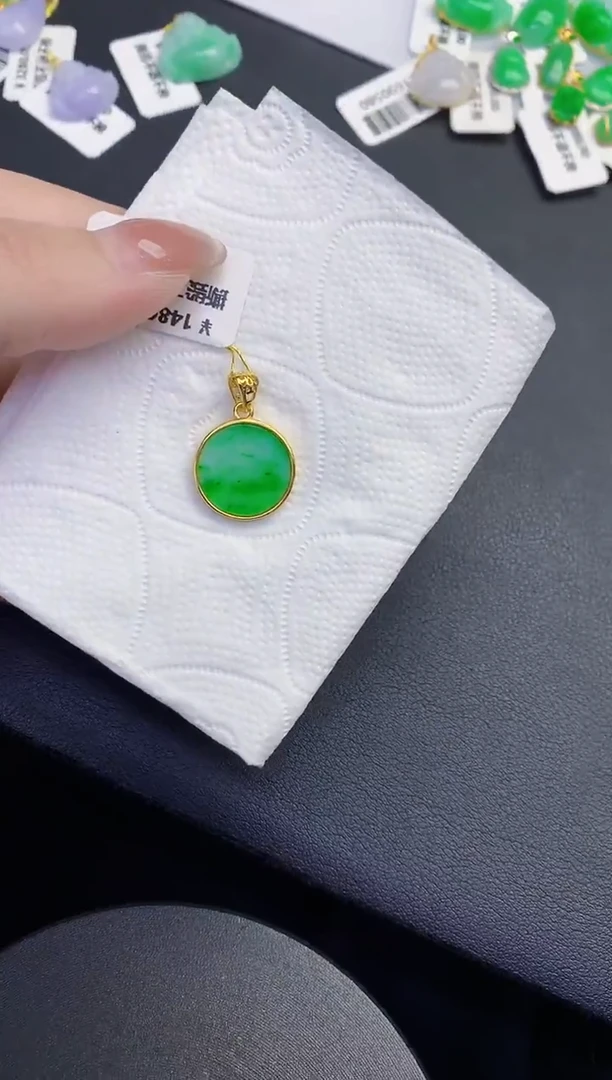 颈饰未镶嵌翡翠缅甸天然翡翠A货