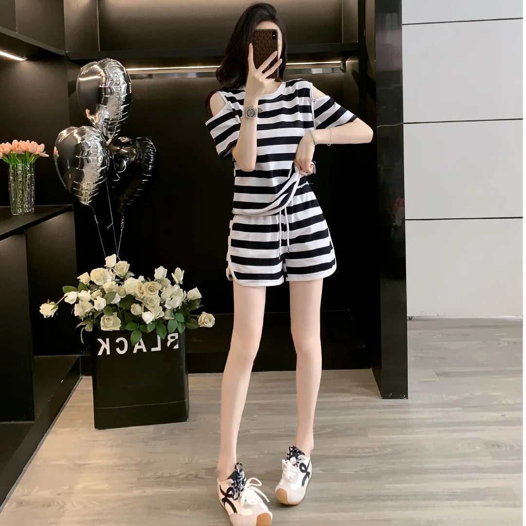 时尚潮流休闲运动套装女夏2025新款条纹短袖上衣短裤小个子两件套