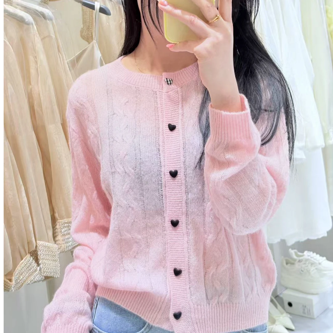祁家女孩爱心时尚款毛衣爆款