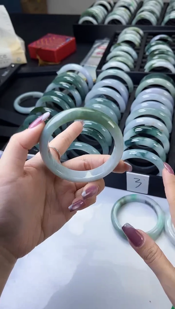 【闪购商品】翡翠手镯未镶嵌翡翠1