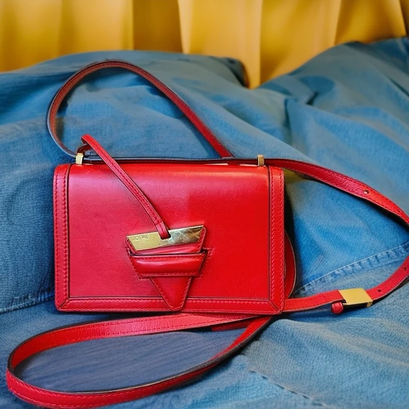 95新 LOEWE/罗意威  巴塞罗那红色三角单肩包 1178 8796
