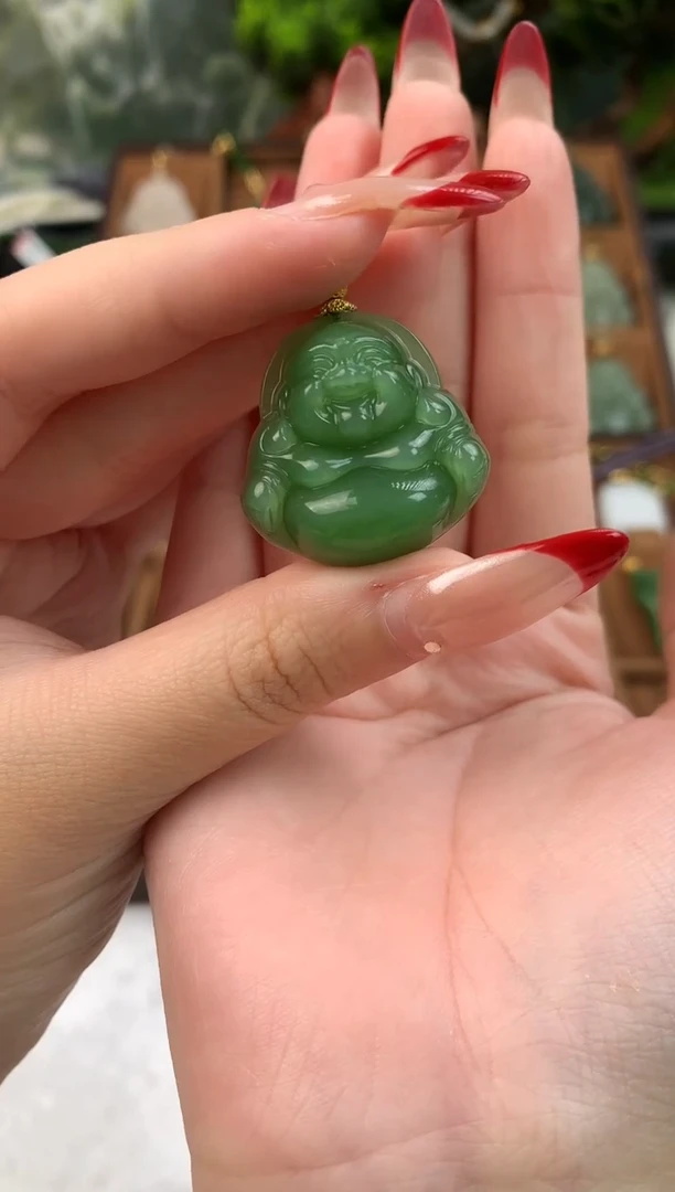 颈饰未镶嵌和田玉吊坠