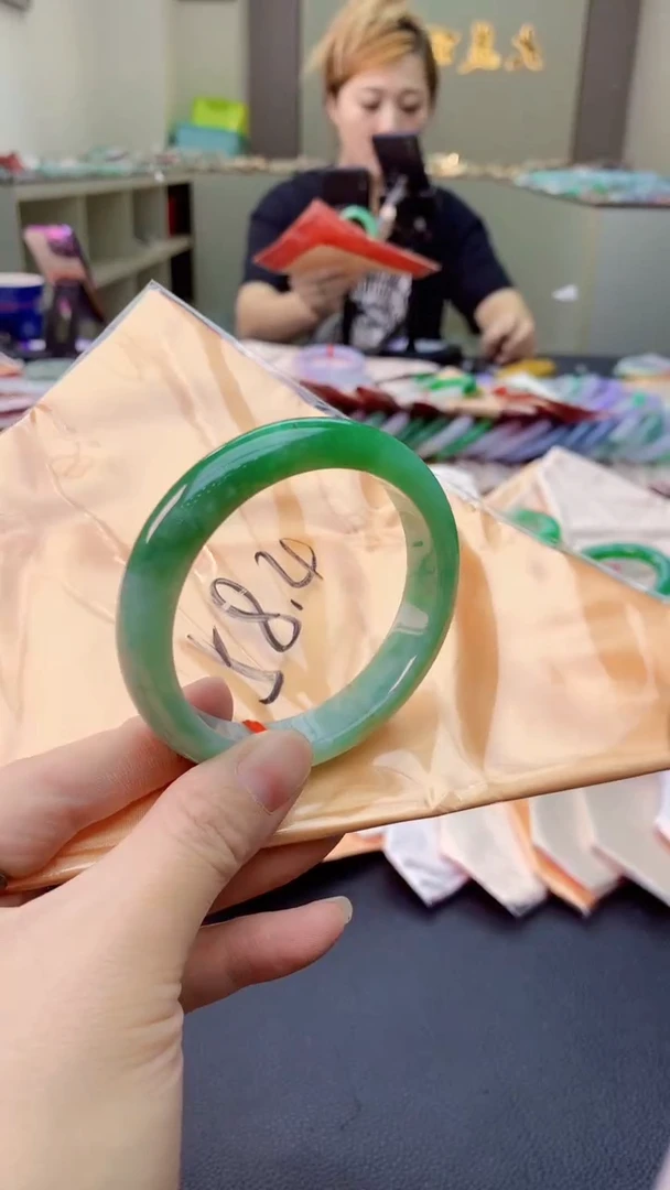 翡翠手镯未镶嵌0851545662