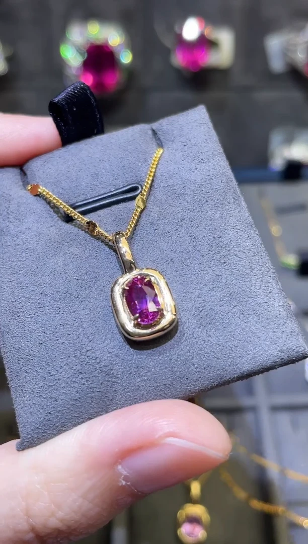 【闪购商品】彩色蓝宝石吊坠(不含链)18K金镶嵌0.97ct