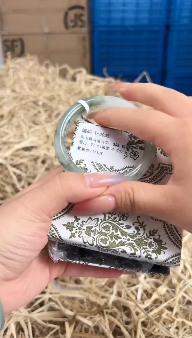 未镶嵌手镯石英质玉T-3035
