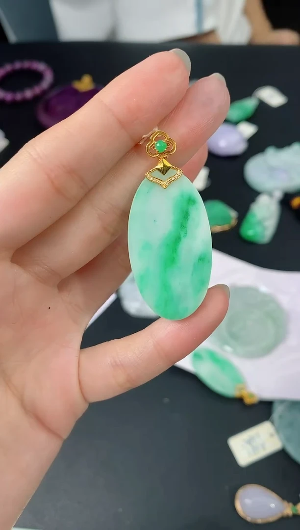 吊坠(不含链)18K金镶嵌翡翠A309