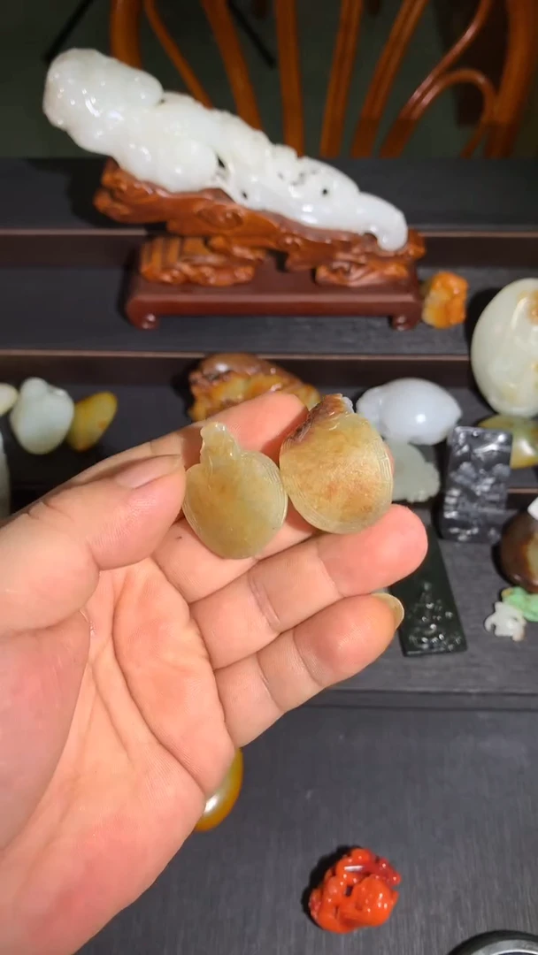 颈饰未镶嵌和田玉（子料）籽料龙龟一对