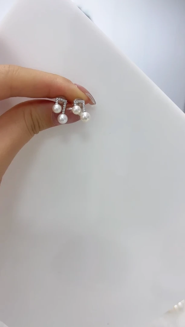 【闪购商品】淡水珍珠DA银S925镶嵌耳钉 B101