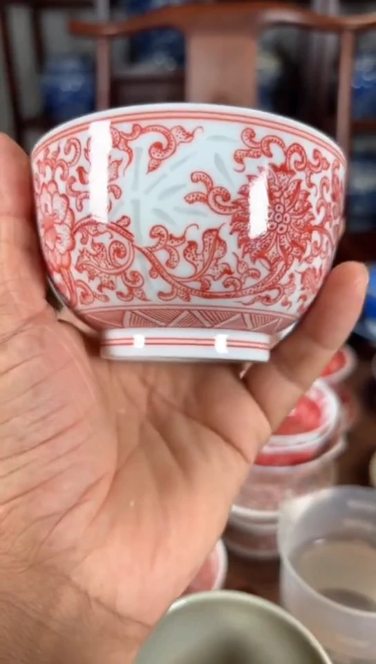 柴窑釉里红缠枝莲玲珑杯