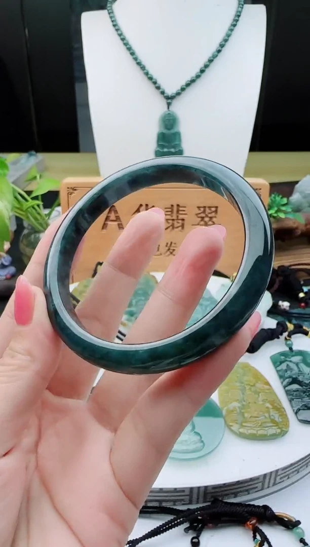 【闪购商品】翡翠颈饰未镶嵌111111111