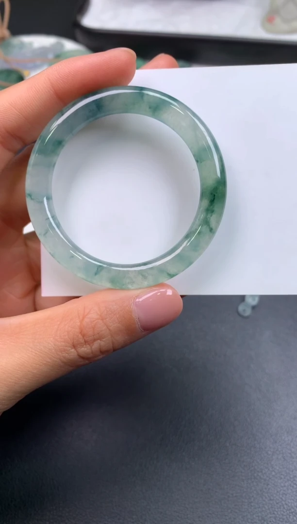 未镶嵌定制翡翠圆****?0265856532（42.5*6.2*6.9）