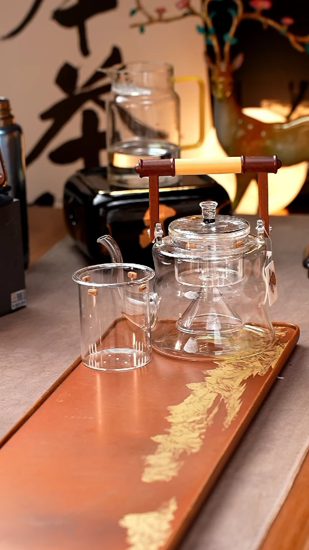 禾器/君卿壶/透明