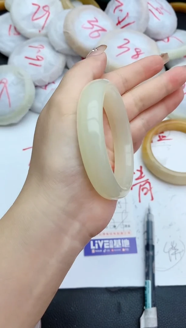 石英质玉手镯未镶嵌139+56/57