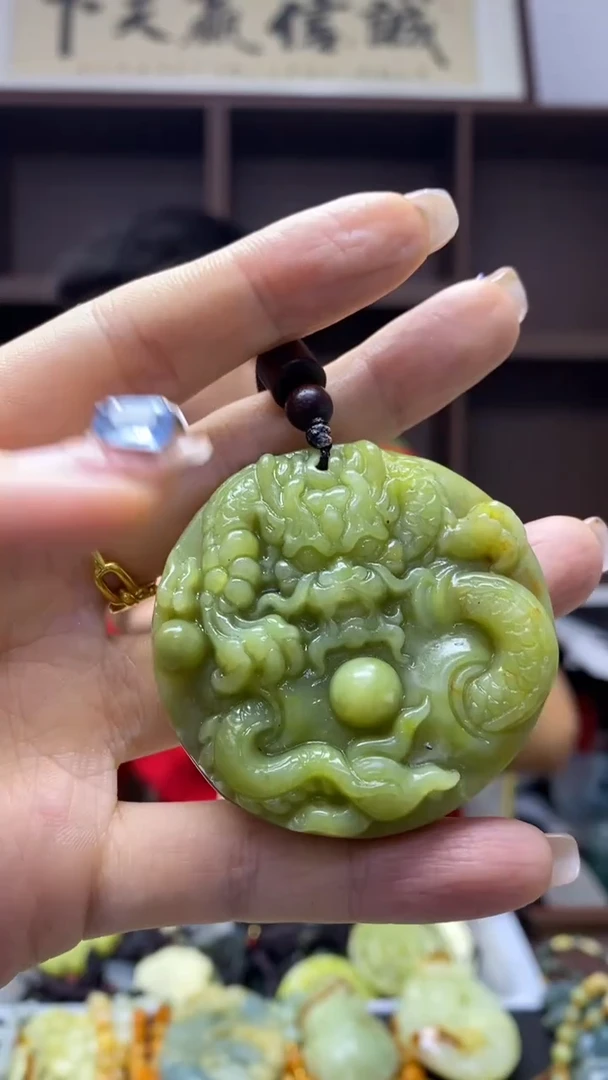 未镶嵌岫玉挂件