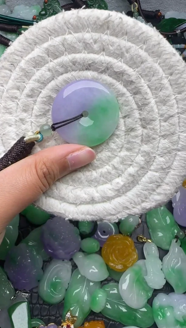 颈饰未镶嵌翡翠缅甸翡翠吊坠