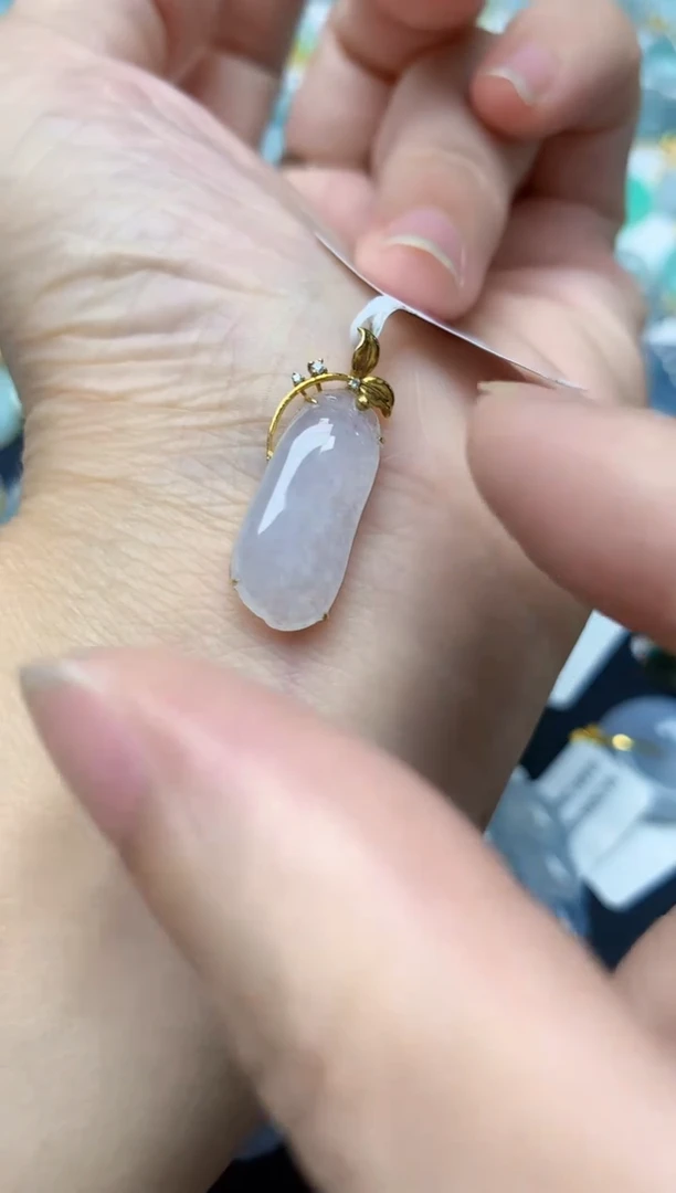 翡翠18K金镶嵌颈饰天然缅甸A货翡翠