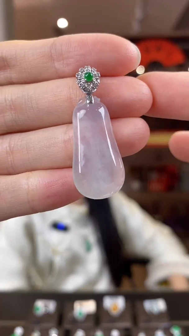 【闪购商品】翡翠吊坠(不含链)18K金镶嵌翡翠福瓜