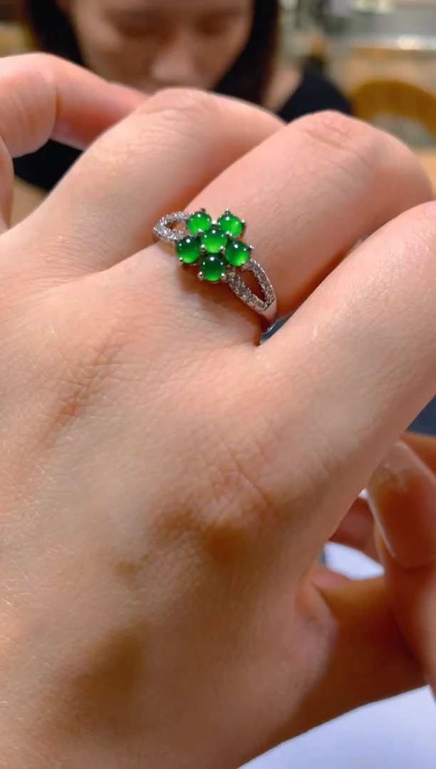 未镶嵌翡翠耳饰多样性发一