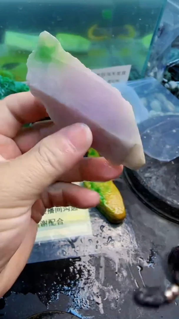 翡翠挂件未镶嵌如***贝天然翡翠178