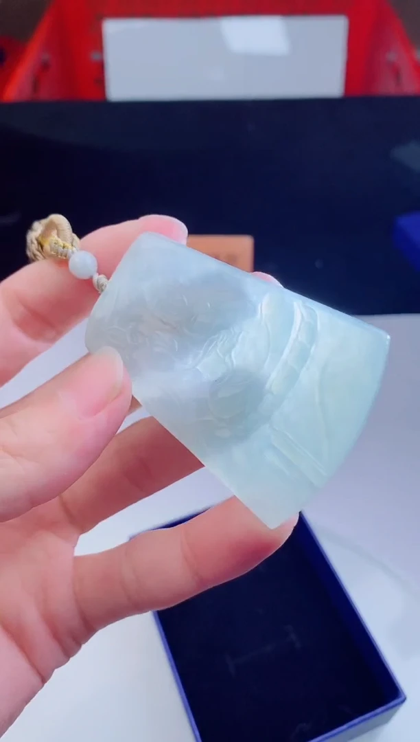 颈饰未镶嵌翡翠   ·