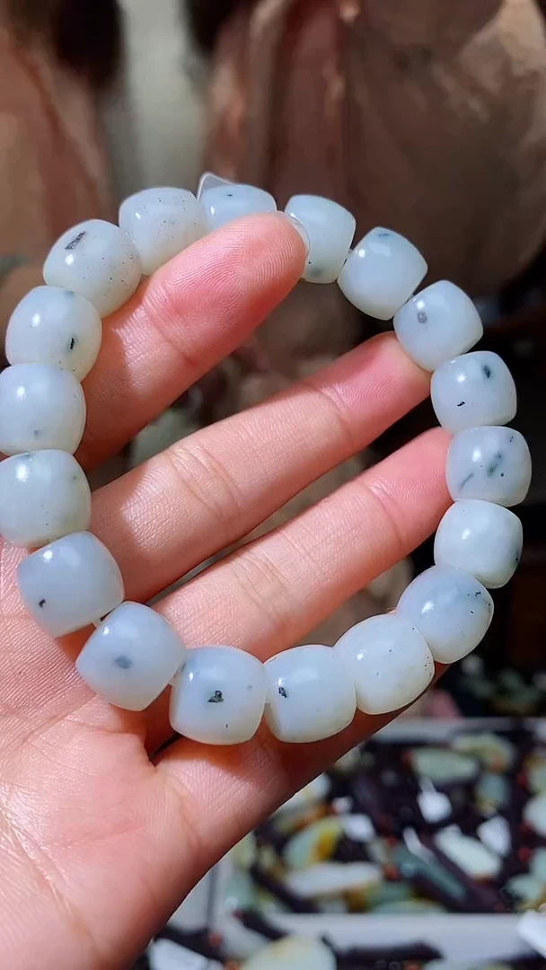 【闪购商品】和田玉挂件未镶嵌11111多样性发货 拍一发一