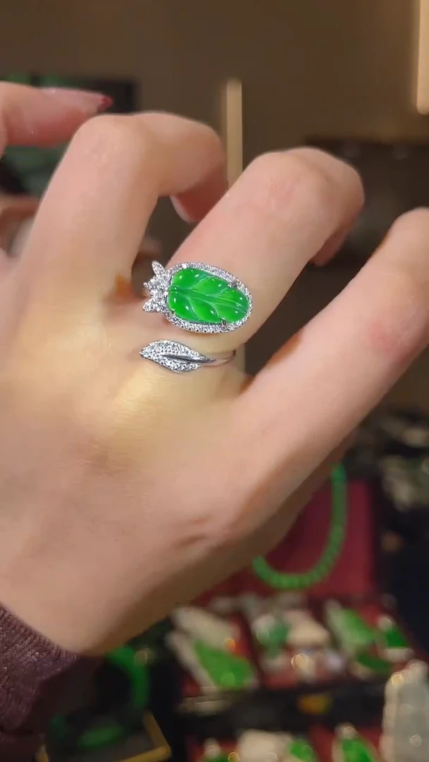 【闪购商品】翡翠戒指银S925镶嵌天然翡翠A货