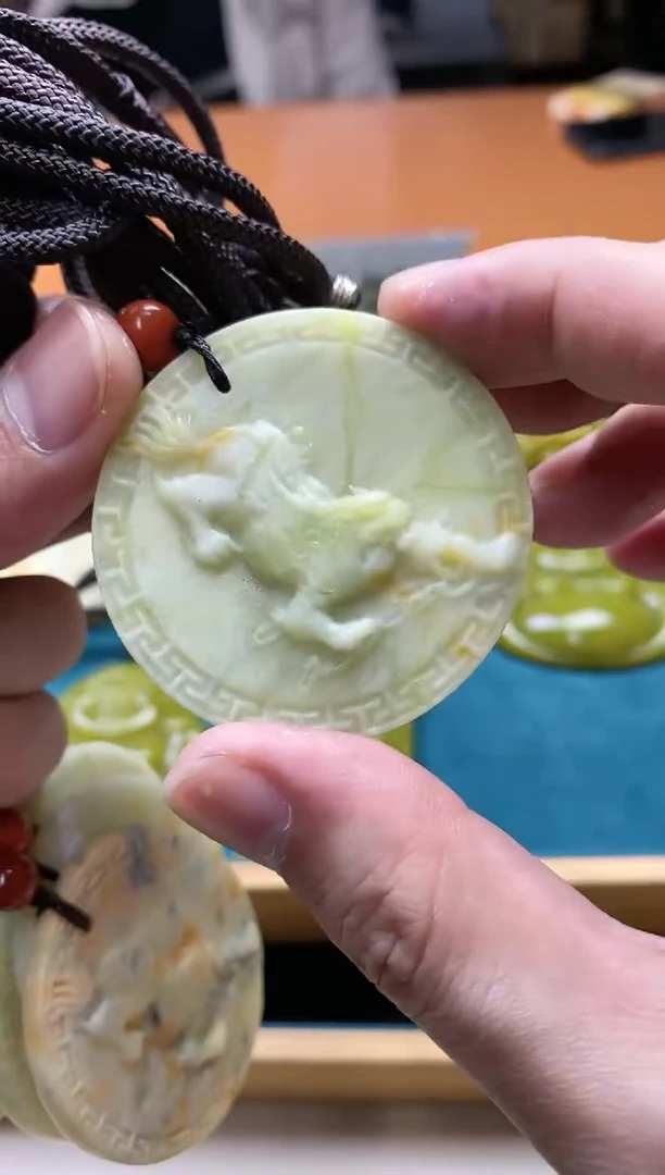 【闪购商品】蛇纹石玉其它未镶嵌多样性发货一个