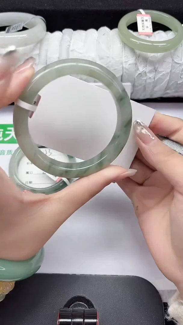 未镶嵌手镯石英质玉124-56/57