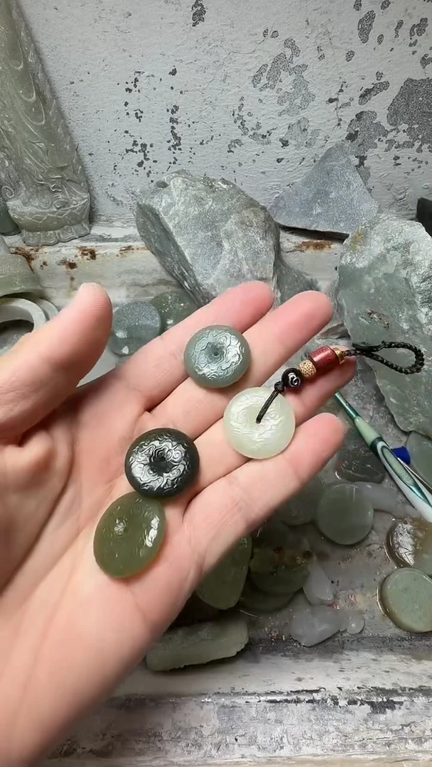 吊坠(赠链)未镶嵌和田玉平安扣 拍一发一商品多样性发货