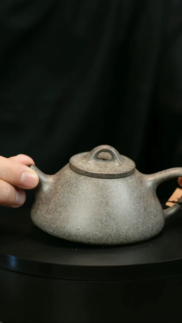 茶壶紫砂明*?H1684周卓琴段泥水波子冶石瓢