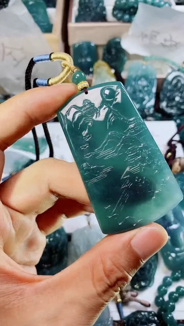 翡翠未镶嵌颈饰