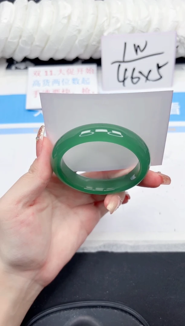 未镶嵌手镯石英质玉81-54