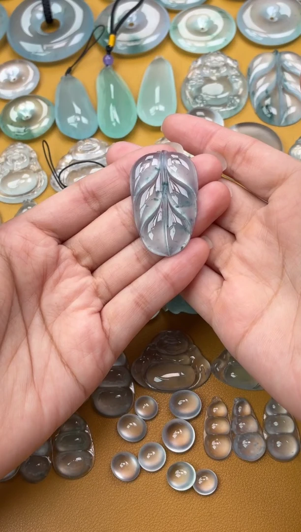 吊坠(不含链)未镶嵌翡翠38 叶子 41.3 26 6.0